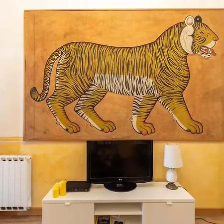 Cozy And Chic Near Campo De Fiori Apartment