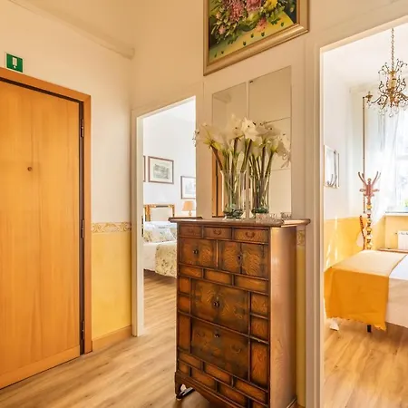 Cozy And Chic Near Campo De Fiori Рим