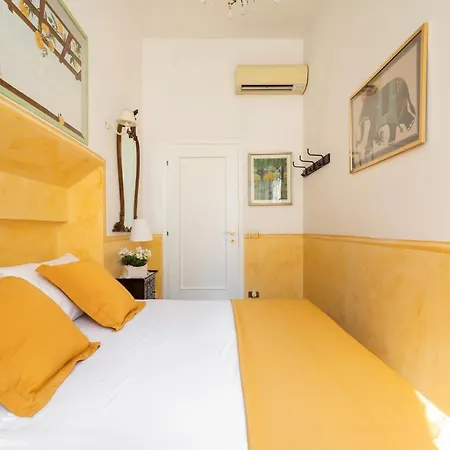 Cozy And Chic Near Campo De Fiori Apartment